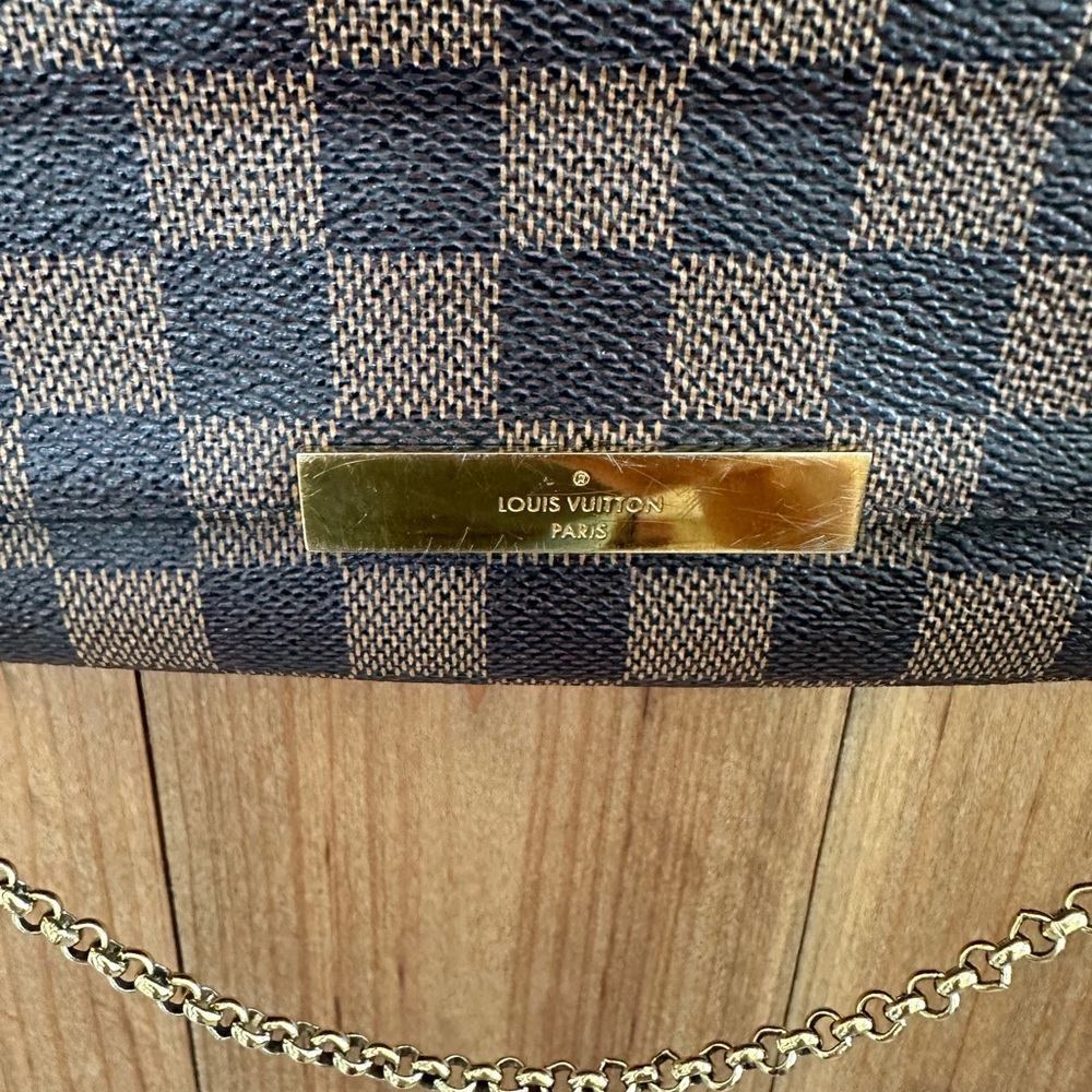Louis Vuitton's Damier Ebene Canvas purse - Picture 10 of 13